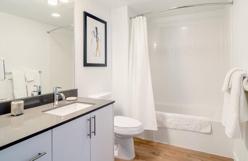 Silver Lake Apartment | Landing at Helm - 2 Bedrooms in Silver Lake