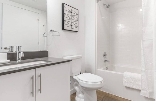 Silver Lake Apartment | Landing at Helm - 3 Bedrooms in Silver Lake