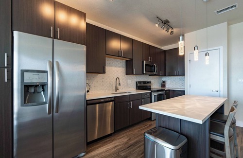 Indian Creek Apartment | Landing at High Line Pointe - 1 Bedroom in Indi.