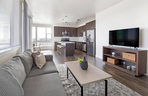 Indian Creek Apartment | Landing at High Line Pointe - 2 Bedrooms in Ind.