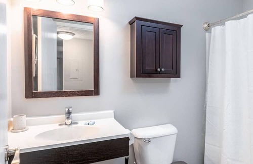 Lewis Center Apartment | Landing at Lake Club at Polaris - 1 Bedroom in Downtown Columbus