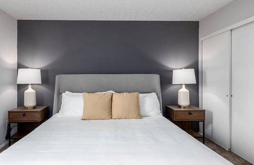 Lewis Center Apartment | Landing at Lake Club at Polaris - 1 Bedroom in Downtown Columbus