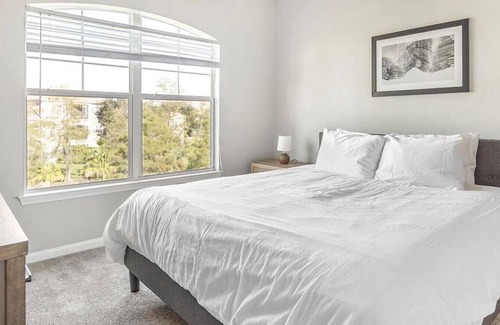 Sanford Apartment | Landing at Lakes Edge - 2 Bedrooms in Downtown Sanford