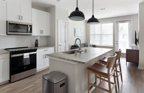 Huntsville Apartment | Landing at Laurel at Dry Creek - 1 Bedroom in E.