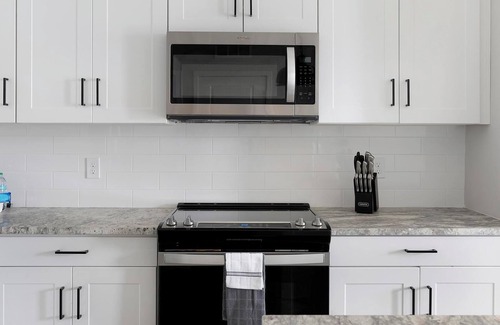 Huntsville Apartment | Landing at Laurel at Dry Creek - 1 Bedroom in E.