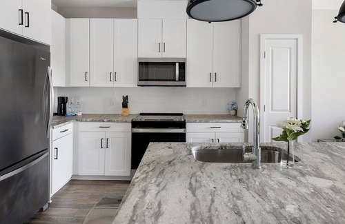 Huntsville Apartment | Landing at Laurel at Dry Creek - 1 Bedroom in E.