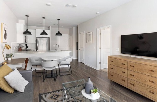 Huntsville Apartment | Landing at Laurel at Dry Creek - 1 Bedroom in E.