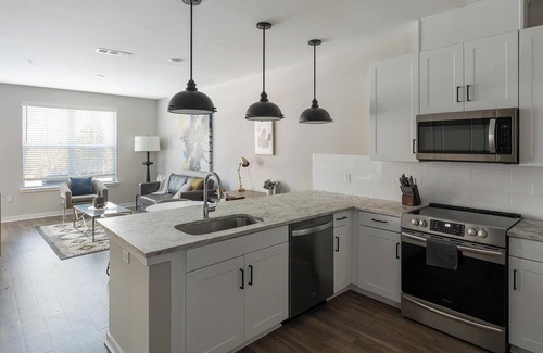 Huntsville Apartment | Landing at Laurel at Dry Creek - 1 Bedroom in E.