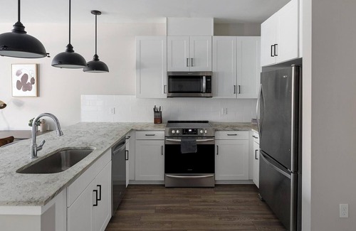 Huntsville Apartment | Landing at Laurel at Dry Creek - 1 Bedroom in E.