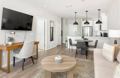 Huntsville Apartment | Landing at Laurel at Dry Creek - 1 Bedroom in E.