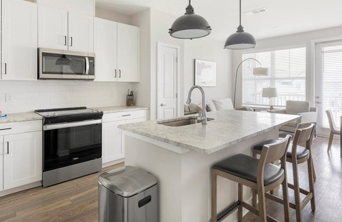 Huntsville Apartment | Landing at Laurel at Dry Creek - 1 Bedroom in E.
