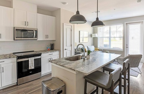 Huntsville Apartment | Landing at Laurel at Dry Creek - 1 Bedroom in E.