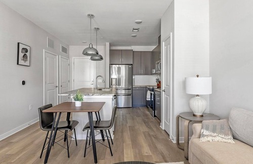 Huntsville Apartment | Landing at Laurel at Dry Creek - 1 Bedroom in E.