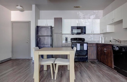 Tobin Hill Apartment | Landing at Lofts on Main - 2 Bedrooms in Tobin .