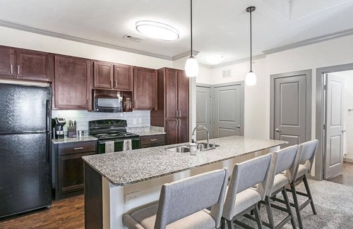 Georgetown Apartment | Landing at Madison at Westinghouse - 2 Bedrooms in Downtown Georgetown