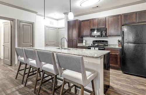 Georgetown Apartment | Landing at Madison at Westinghouse - 2 Bedrooms in Downtown Georgetown