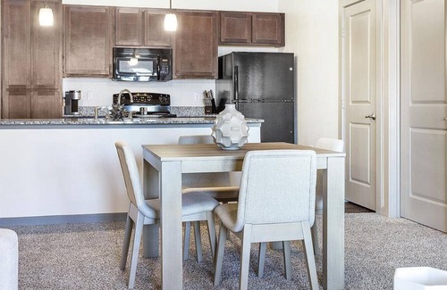 Georgetown Apartment | Landing at Madison at Westinghouse - 2 Bedrooms in Downtown Georgetown