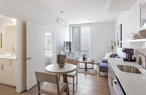 Mann Apartment | Landing at Madrone - 1 Bedroom in Central District
