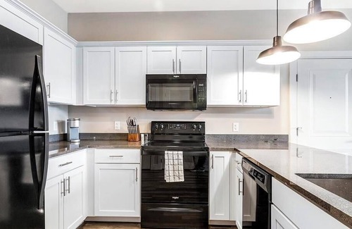 Toledo Apartment | Landing at Marina Lofts - 1 Bedroom in East Toledo