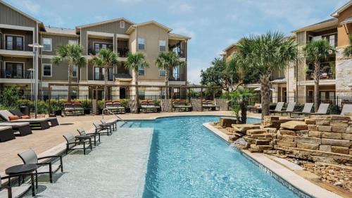 New Braunfels Apartment | Landing at Mission Hill - 2 Bedrooms in Downtown New Braunfels