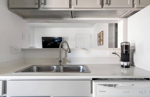 Windsor Park Apartment | Landing at Mueller Flats - 2 Bedrooms in Windso.