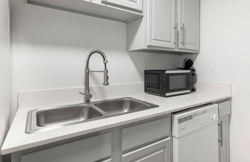 Windsor Park Apartment | Landing at Mueller Flats - 1 Bedroom in Windsor.