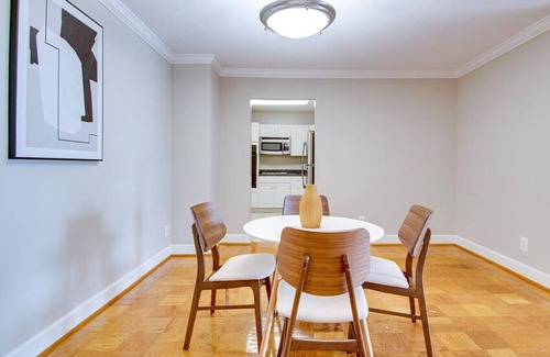 Bethesda Apartment | Landing at North Park Apartments - 2 Bedrooms in Friendship Heights Village