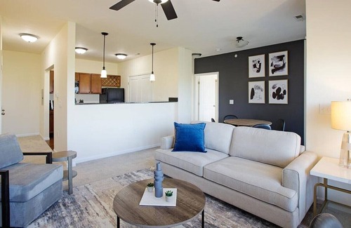 Fort Wayne Apartment | Landing at Oak Crossing Apartments - 2 Bedrooms in Downtown Fort Wayne