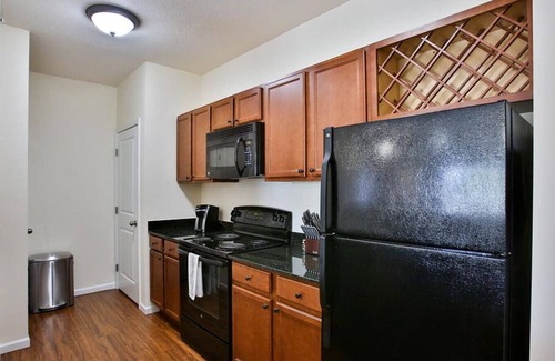Fort Wayne Apartment | Landing at Oak Crossing Apartments - 2 Bedrooms in Downtown Fort Wayne