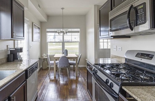North Aurora Apartment | Landing at Randall Highlands - 3 Bedrooms in West Aurora
