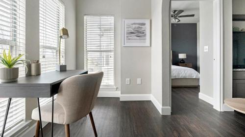 Richmond Apartment | Landing at Residences at River Park West - Richmond