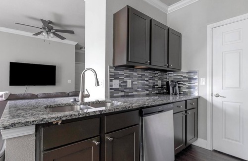 Richmond Apartment | Landing at Residences at River Park West - 2 Be.