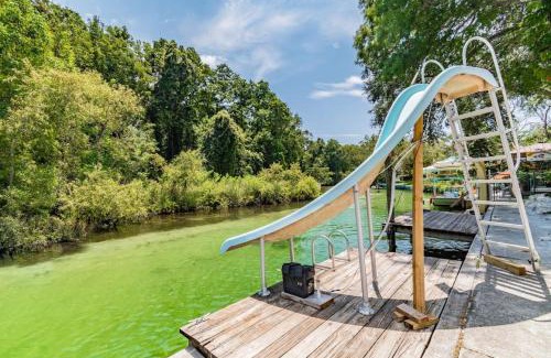 Weeki Wachee Gardens House | Landing at Richard Weeki River