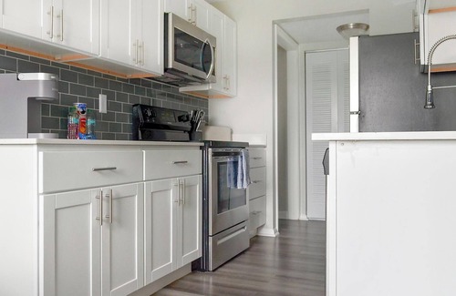 Indianapolis Apartment | Landing at Riverbend - 1 Bedroom in Castleton