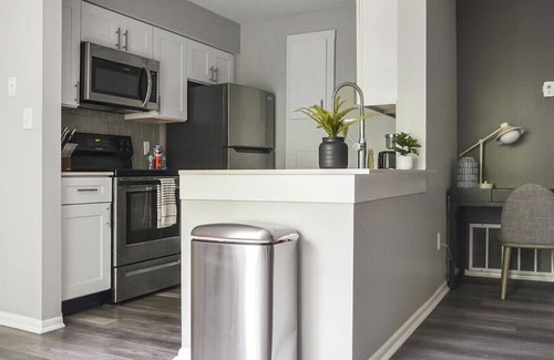 Indianapolis Apartment | Landing at Riverbend - 2 Bedrooms in Castleton