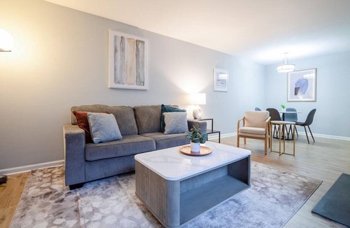 Lexington Apartment | Landing at Saddlebrook at Tates Creek - 1 Bedroom in Downtown Lexington