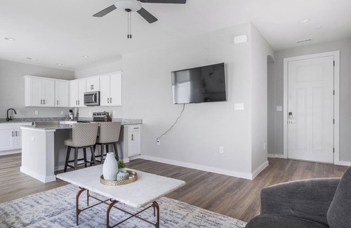 Madison Apartment | Landing at Sanctuary at Indian Creek - 1 Bedroo.