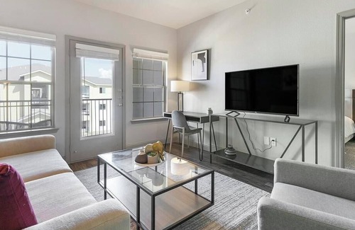 Burleson Apartment | Landing at Shannon Creek Apartments - 1 Bedroom in Downtown Burleson