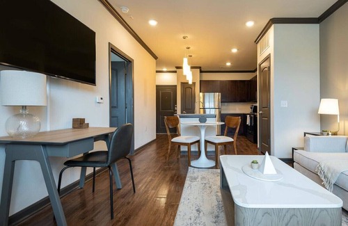Steiner Ranch Apartment | Landing at Tacara Steiner Ranch - 1 Bedroom in Steiner Ranch Neighborhood Association