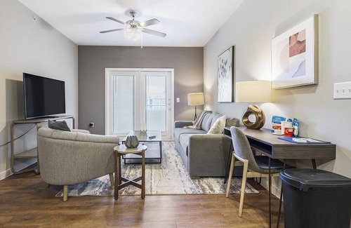 Brooks City Base Apartment | Landing at The Anderson at Brooks - 2 Bedrooms in Stinson Airport Vicinity