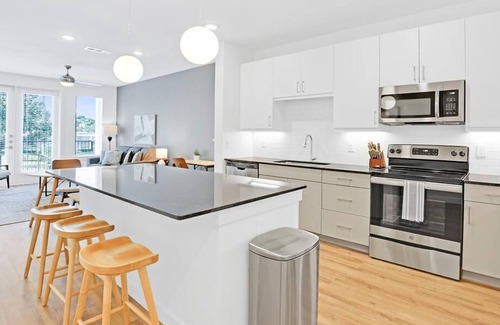 Brookhollow Apartment | Landing at The Dacoma Apartments - 1 Bedroom in Lazybrook / Timbergrove