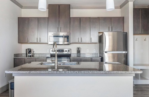 Manor Apartment | Landing at The Flats at Shadowglen - 1 Bedroom .