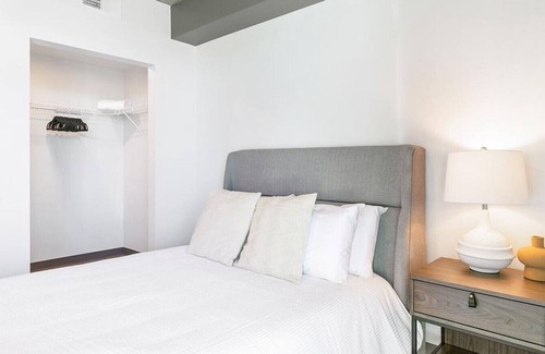 Iron Horse Historic District Apartment | Landing at The Gallery on 5th - Studio in Armory Park