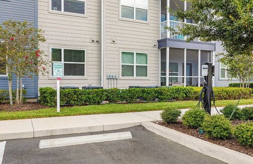 Sanford Apartment | Landing at The Henry Luxury Apartments - 2 Bedrooms in Sanford