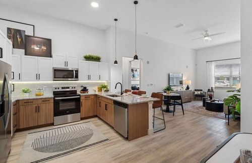 Sanford Apartment | Landing at The Henry Luxury Apartments - 1 Bedroom in Sanford
