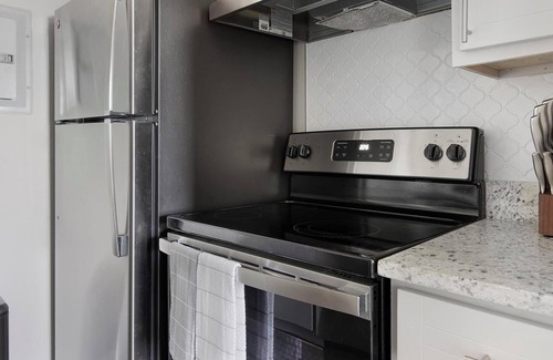 Royal Ridge Apartment | Landing at The Lynx - 1 Bedroom in El Dorado/.