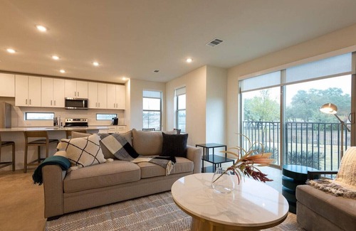 Austin Apartment | Landing at The Saint Mary - 2 Bedrooms in Downtown Austin