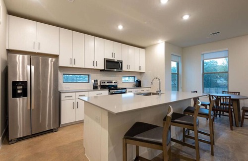 Austin Apartment | Landing at The Saint Mary - 2 Bedrooms in Downtown Austin