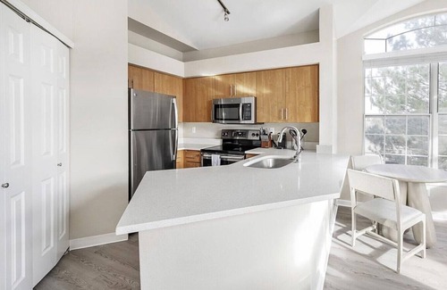 Westridge Apartment | Landing at The Bluffs at Highlands Ranch - 1 Bedroom in Westridge
