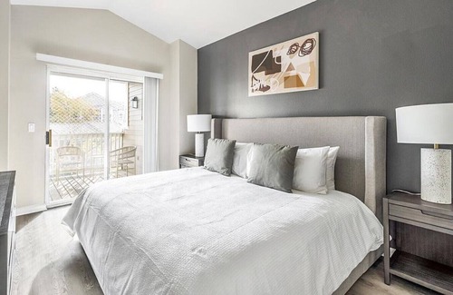 Westridge Apartment | Landing at The Bluffs at Highlands Ranch - 1 Bedroom in Westridge